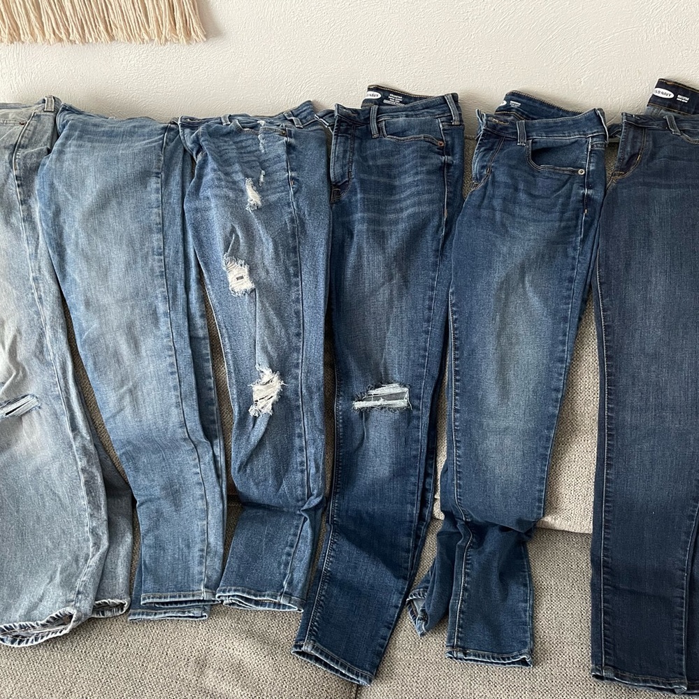 6 pairs of OLD NAVY Jeans SIZE 0
